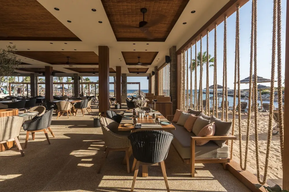 HOTEL: Adams Beach Hotel and Spa