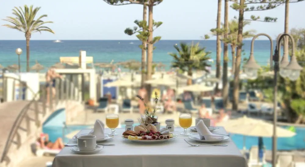 HOTEL: CM Playa del Moro Hotel