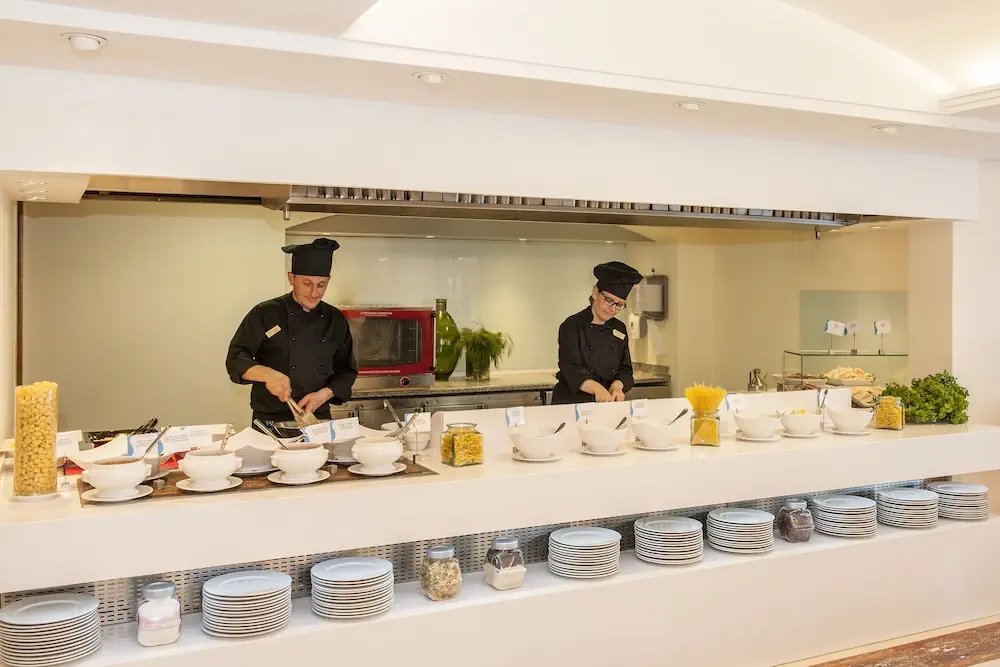 HOTEL: CM Playa del Moro Hotel