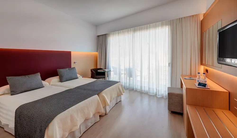 HOTEL: CM Playa del Moro Hotel