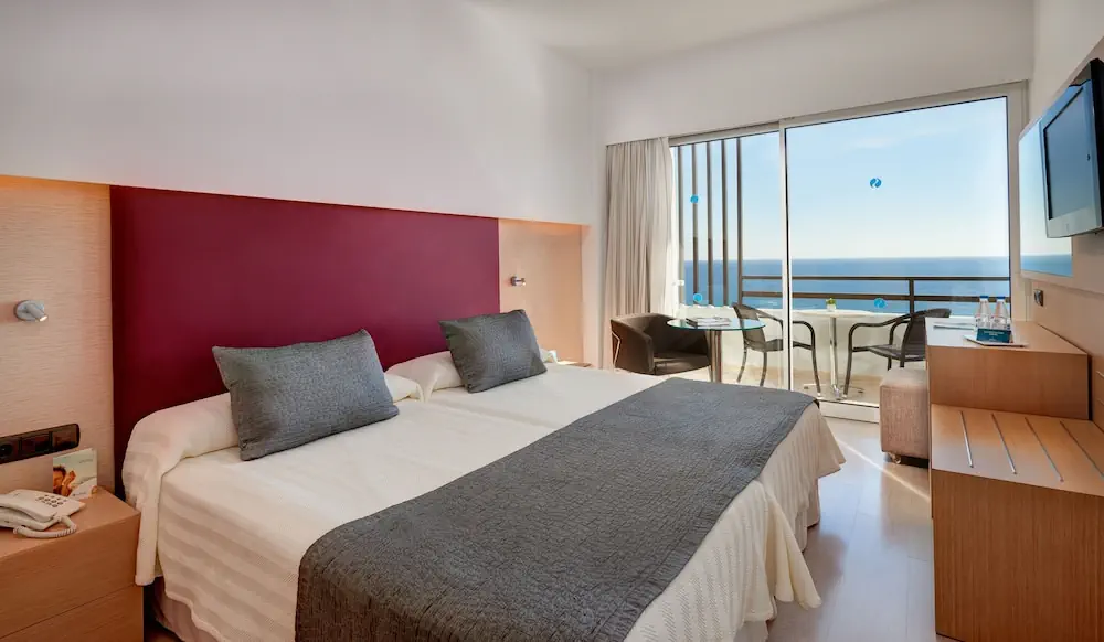 HOTEL: CM Playa del Moro Hotel