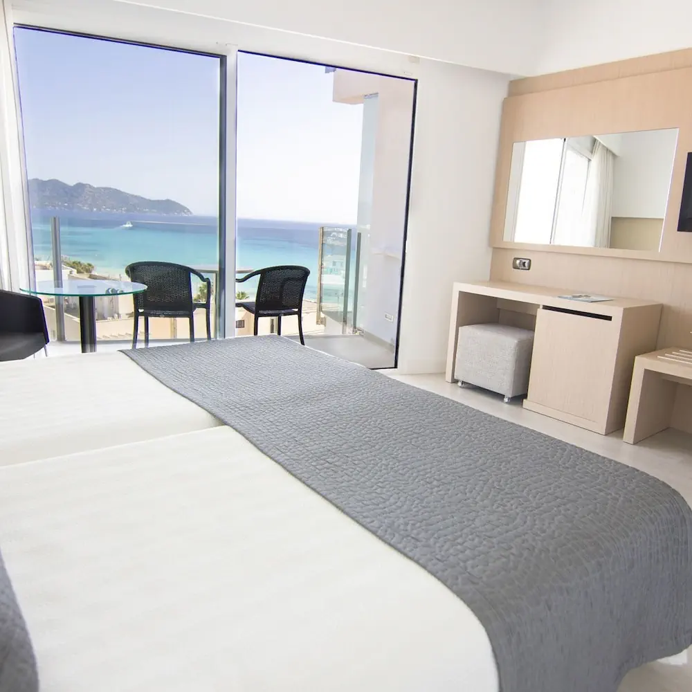 HOTEL: CM Playa del Moro Hotel