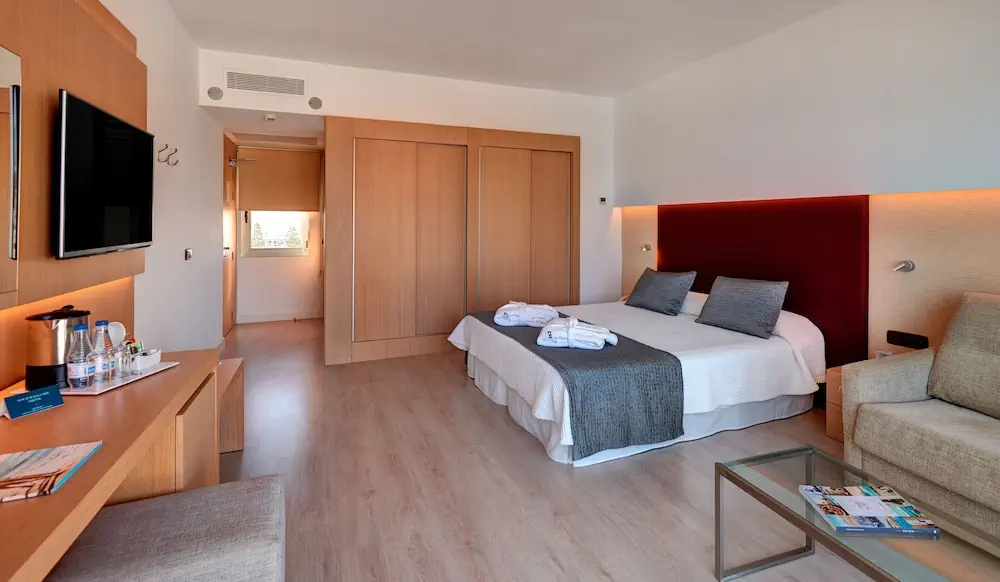 HOTEL: CM Playa del Moro Hotel