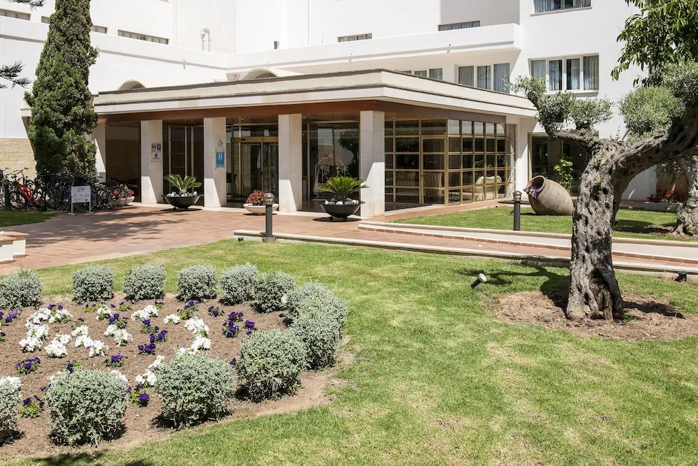 HOTEL: CM Playa del Moro Hotel