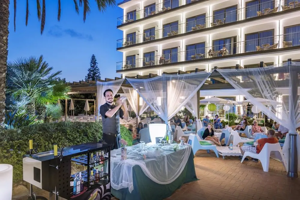 HOTEL: Sumus Stella and Spa