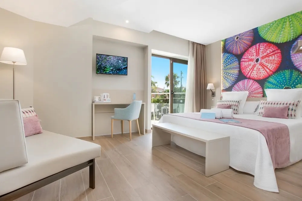 HOTEL: Sumus Stella and Spa