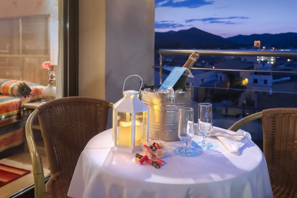 HOTEL: Sumus Stella and Spa
