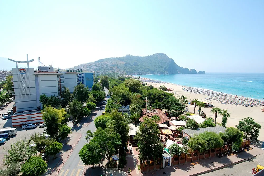 Grand Okan photo 1