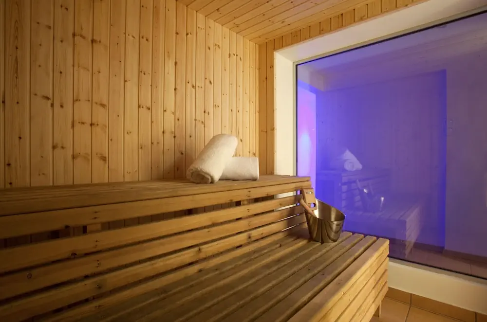 HOTEL: Sandy Beach Hotel and Spa