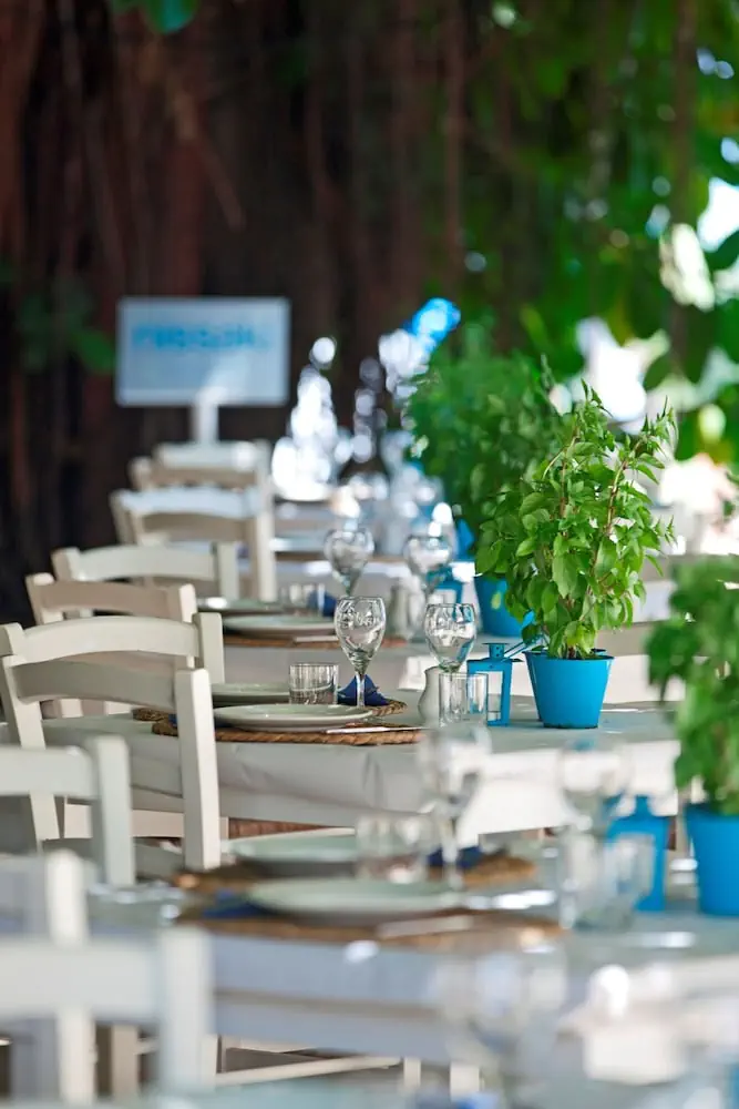 HOTEL: Sandy Beach Hotel and Spa