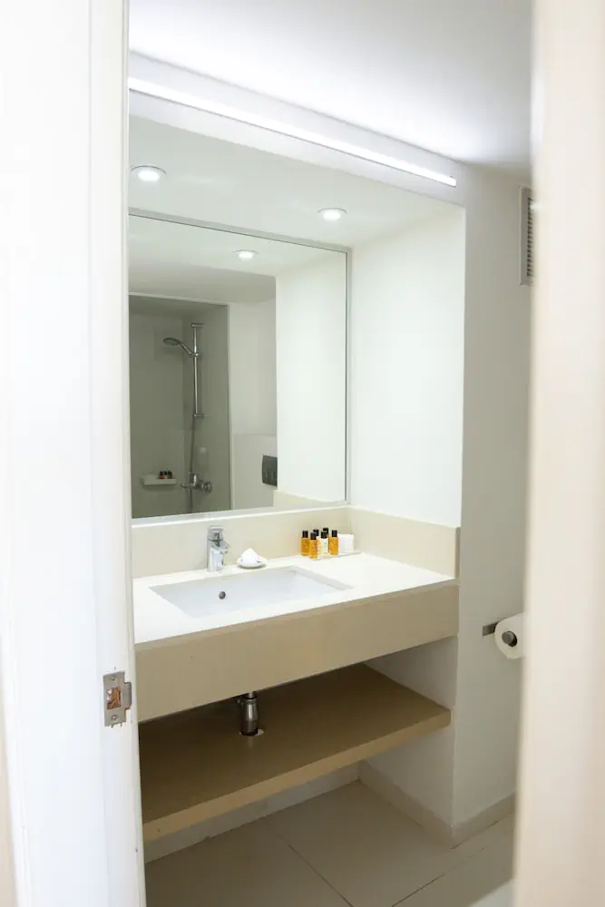 HOTEL: Sandy Beach Hotel and Spa