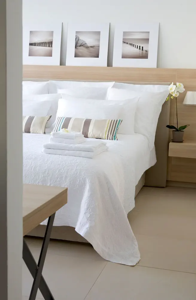 HOTEL: Sandy Beach Hotel and Spa