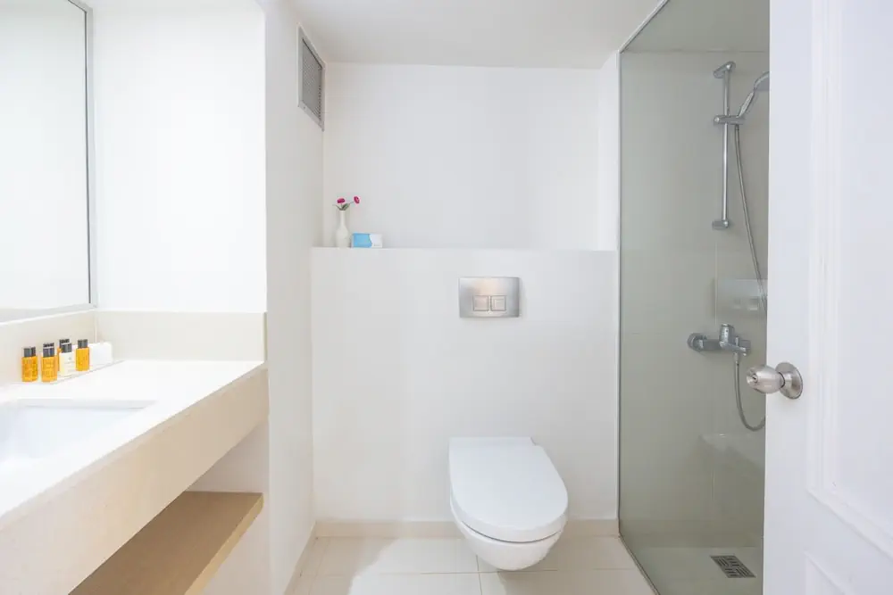 HOTEL: Sandy Beach Hotel and Spa