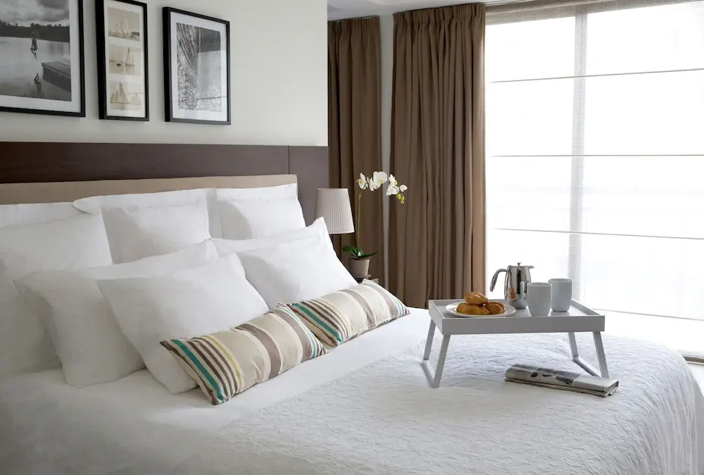 HOTEL: Sandy Beach Hotel and Spa