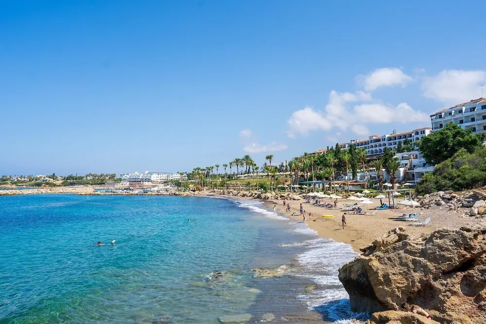 HOTEL: Coral Beach Hotel and Resort
