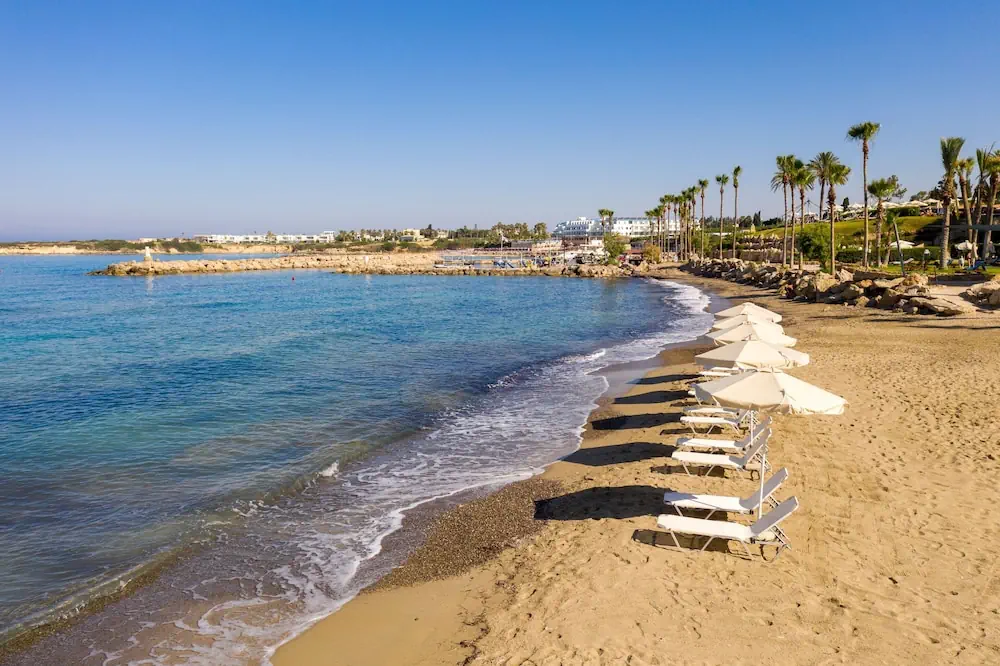 HOTEL: Coral Beach Hotel and Resort