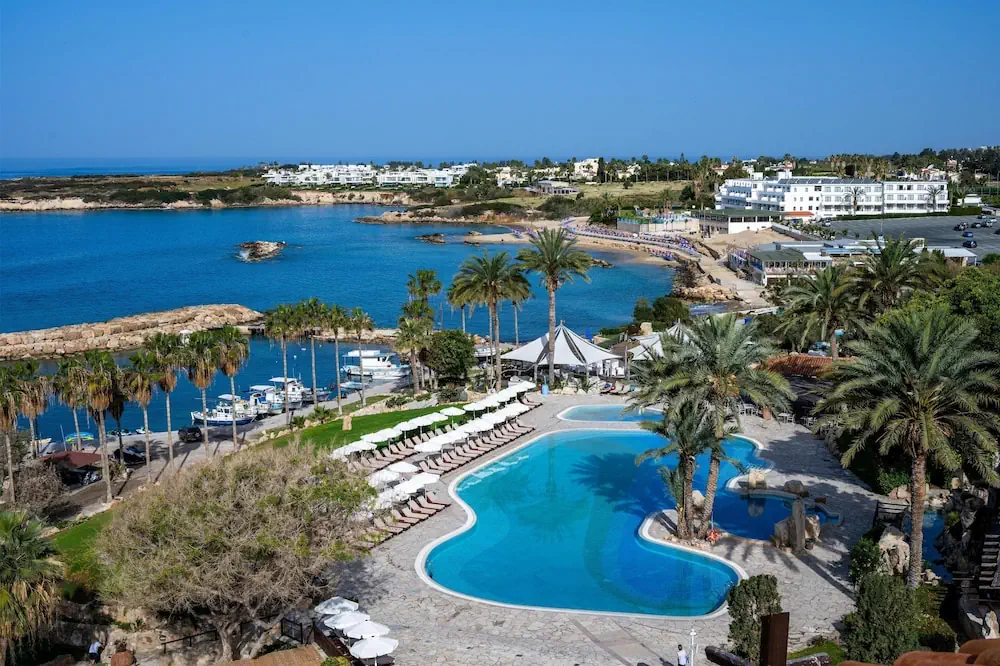HOTEL: Coral Beach Hotel and Resort