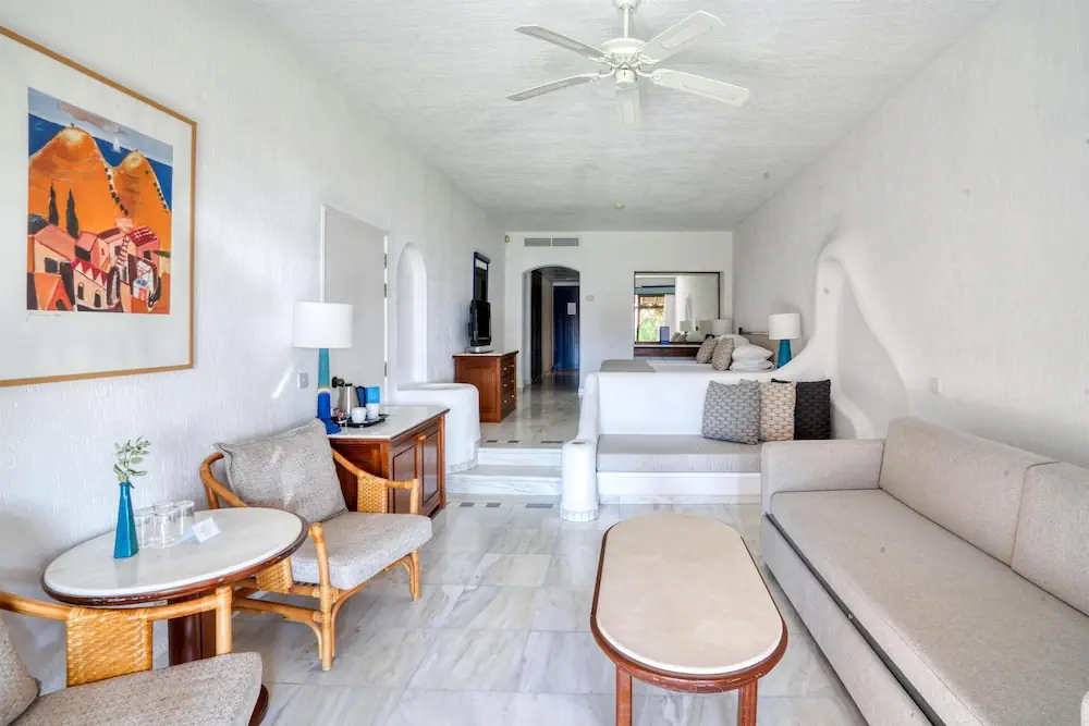 HOTEL: Coral Beach Hotel and Resort