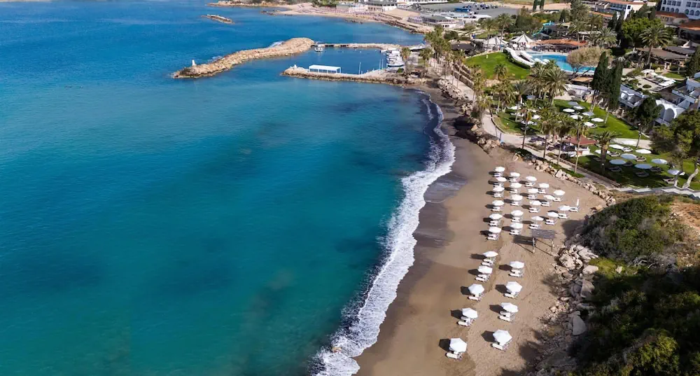 HOTEL: Coral Beach Hotel and Resort