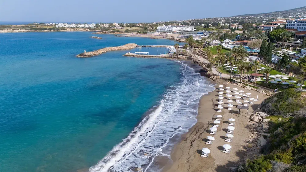 HOTEL: Coral Beach Hotel and Resort