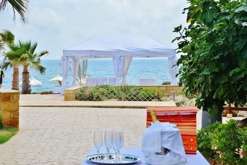 HOTEL: Akti Beach Village Resort