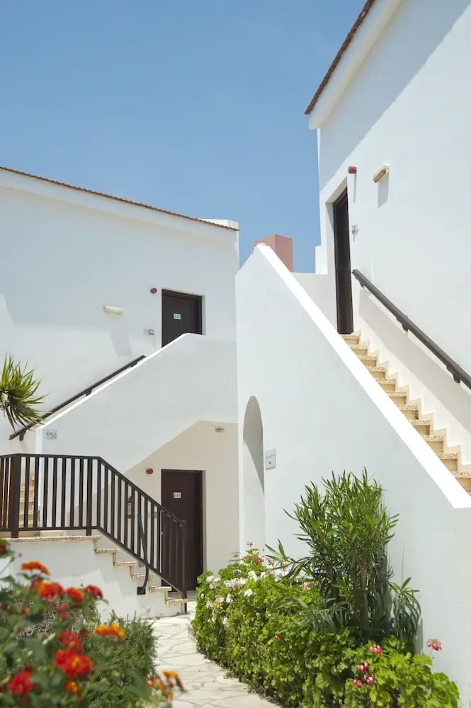 HOTEL: Akti Beach Village Resort