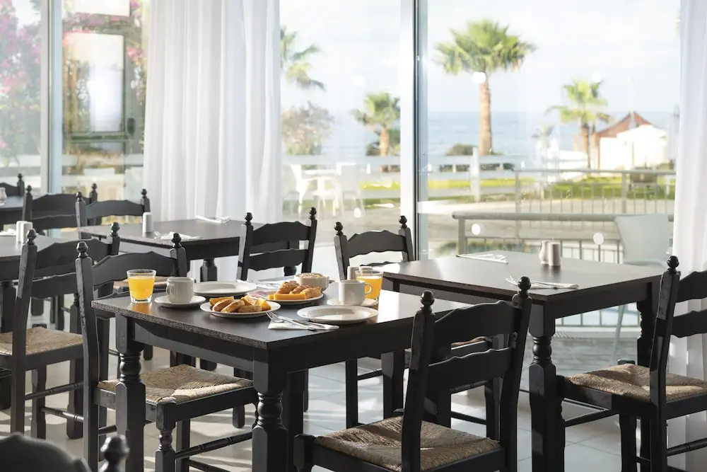 HOTEL: Akti Beach Village Resort