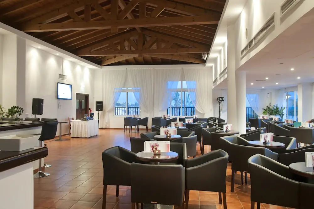 HOTEL: Akti Beach Village Resort