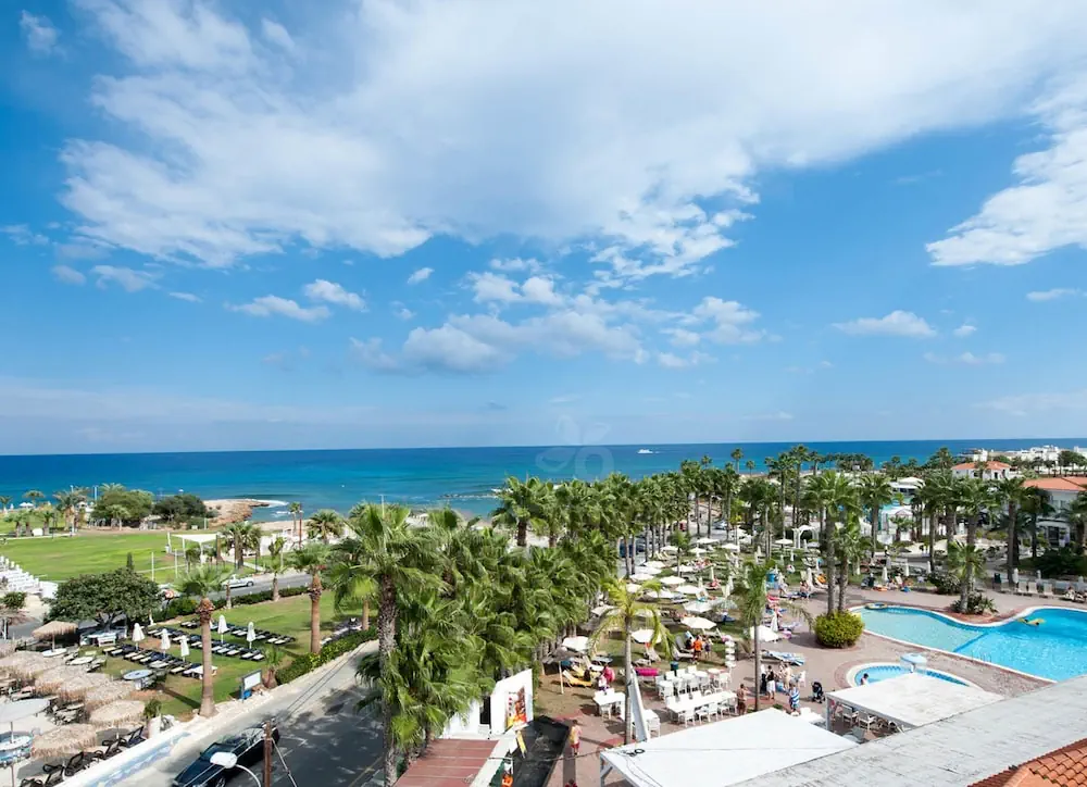 HOTEL: Anastasia Waterpark Beach Resort