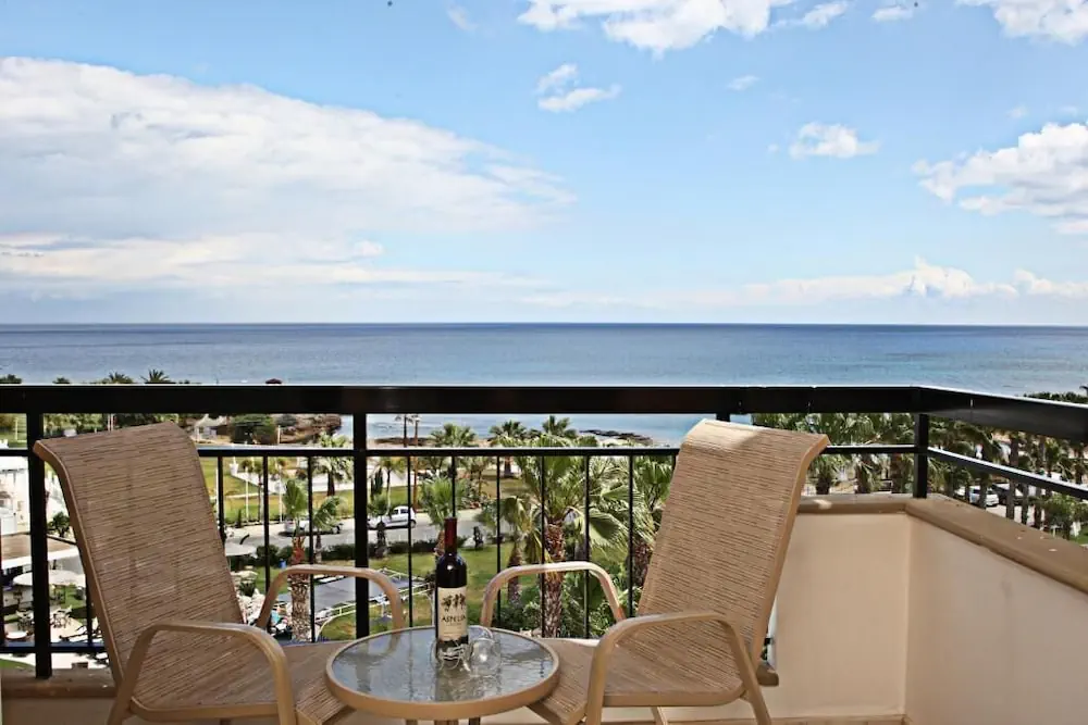 HOTEL: Anastasia Waterpark Beach Resort