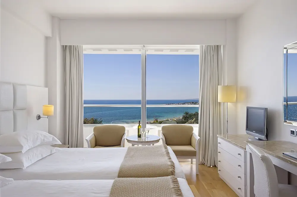 Grecian Sands photo 2