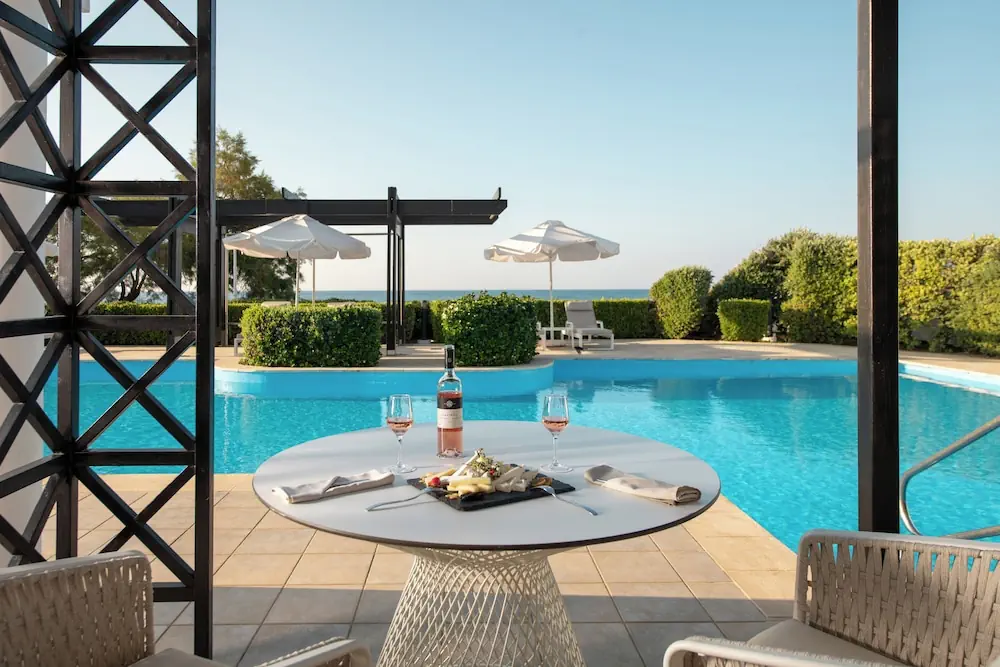 HOTEL: Mitsis Royal Mare