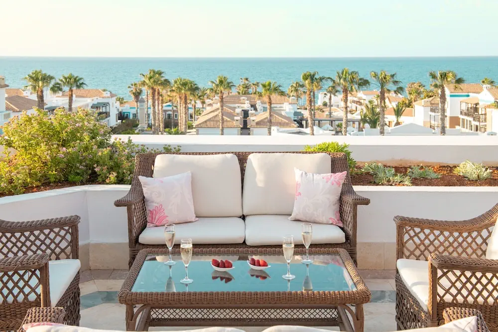 HOTEL: Mitsis Royal Mare