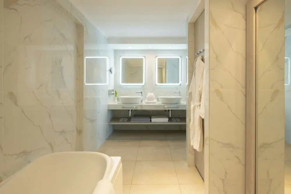 HOTEL: Mitsis Royal Mare