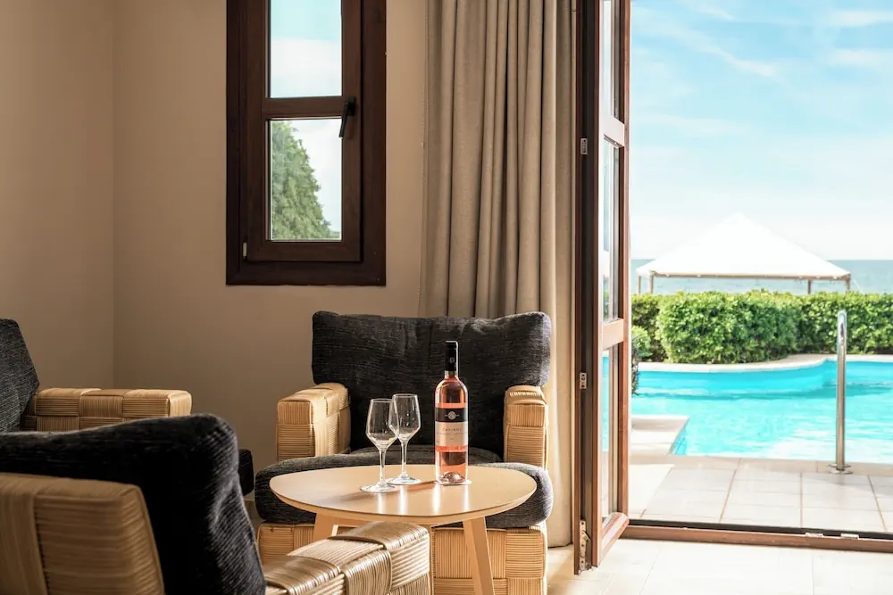 HOTEL: Mitsis Royal Mare
