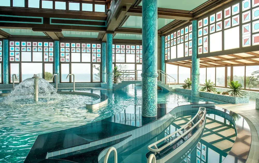 HOTEL: Mitsis Royal Mare