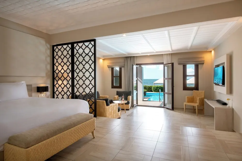 HOTEL: Mitsis Royal Mare