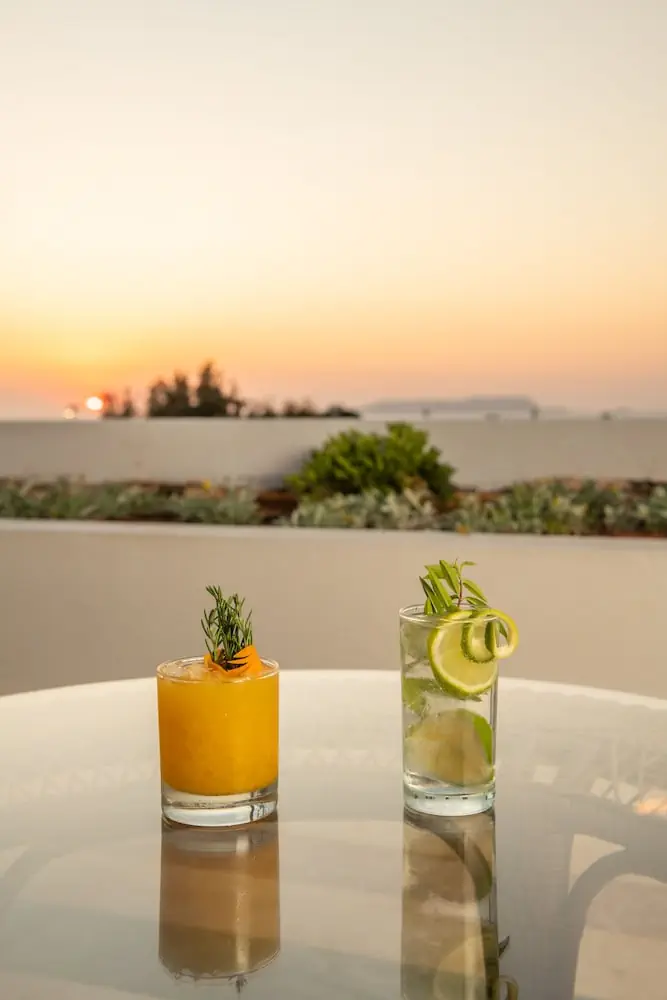 HOTEL: Mitsis Royal Mare