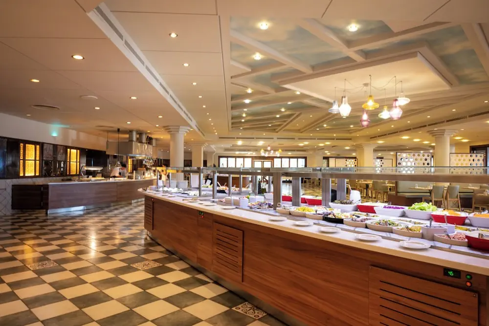 HOTEL: Mitsis Royal Mare