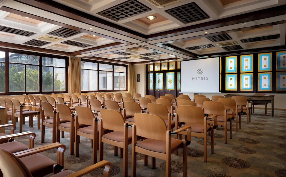 HOTEL: Mitsis Royal Mare