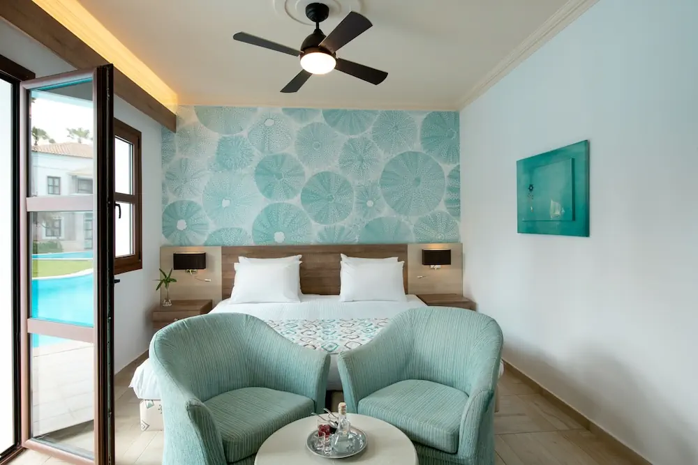 HOTEL: Mitsis Royal Mare