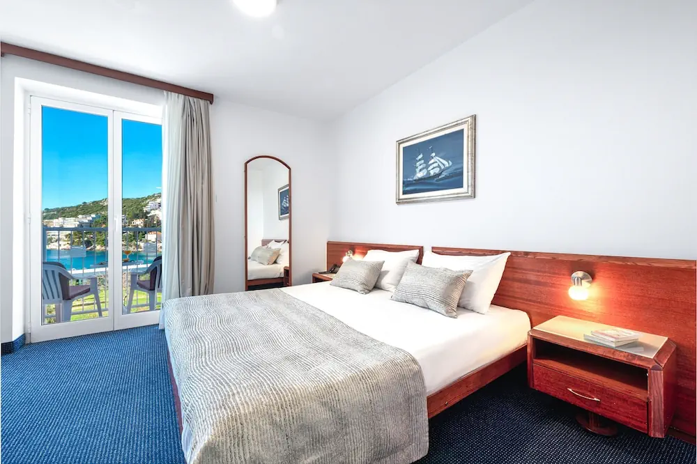 HOTEL: Hotel Komodor