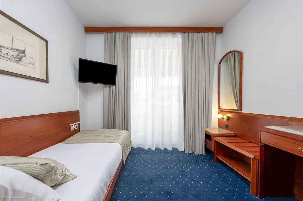 HOTEL: Hotel Komodor