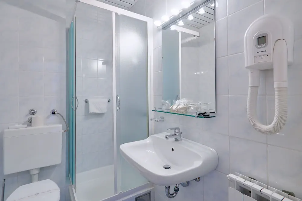 HOTEL: Hotel Komodor