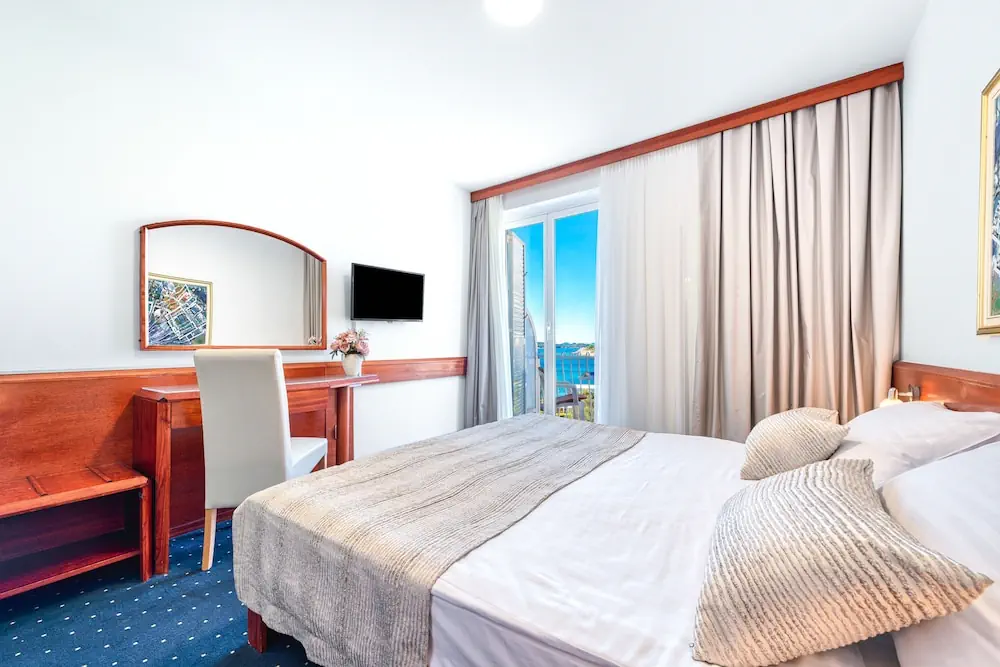 HOTEL: Hotel Komodor