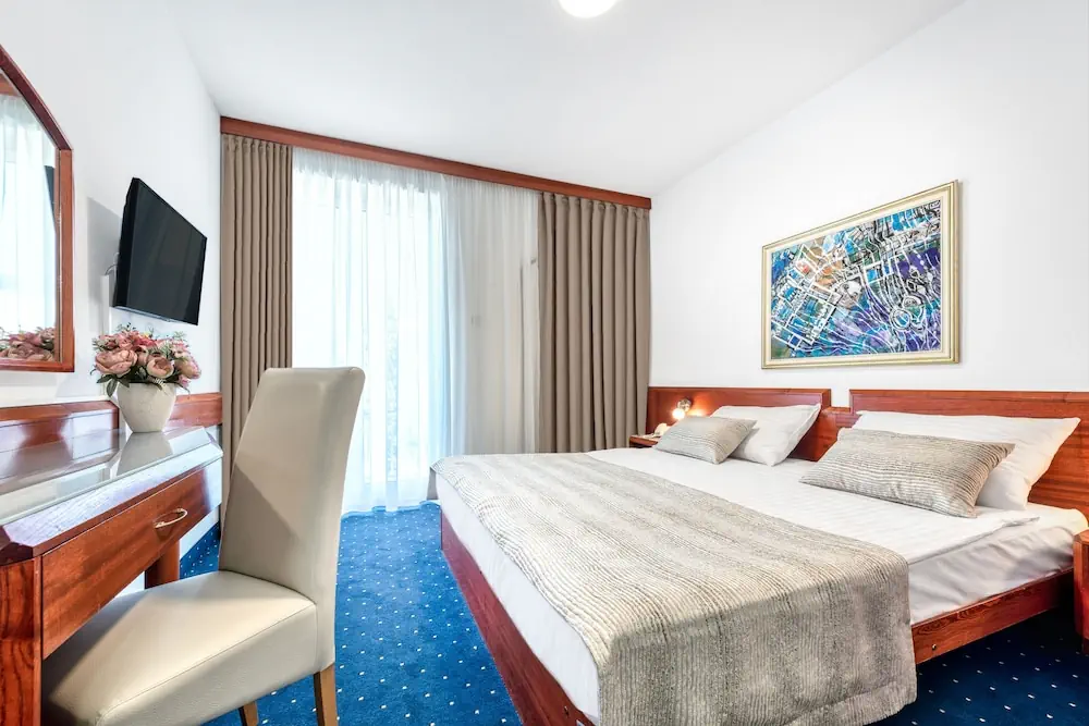 HOTEL: Hotel Komodor