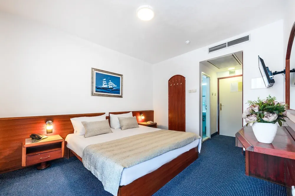 HOTEL: Hotel Komodor