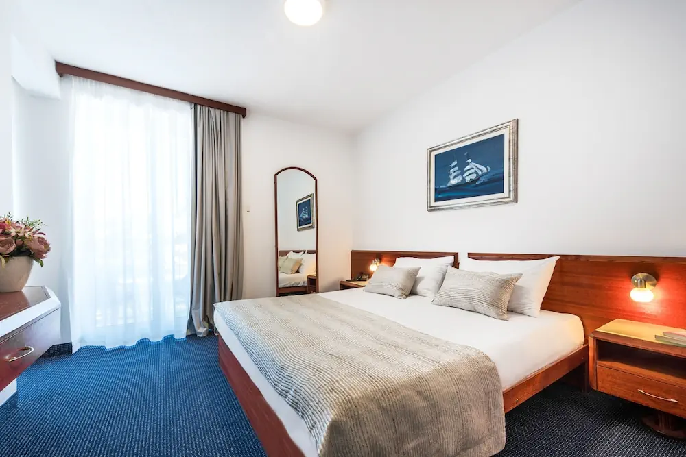 HOTEL: Hotel Komodor