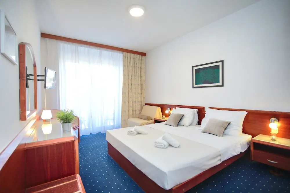HOTEL: Hotel Komodor