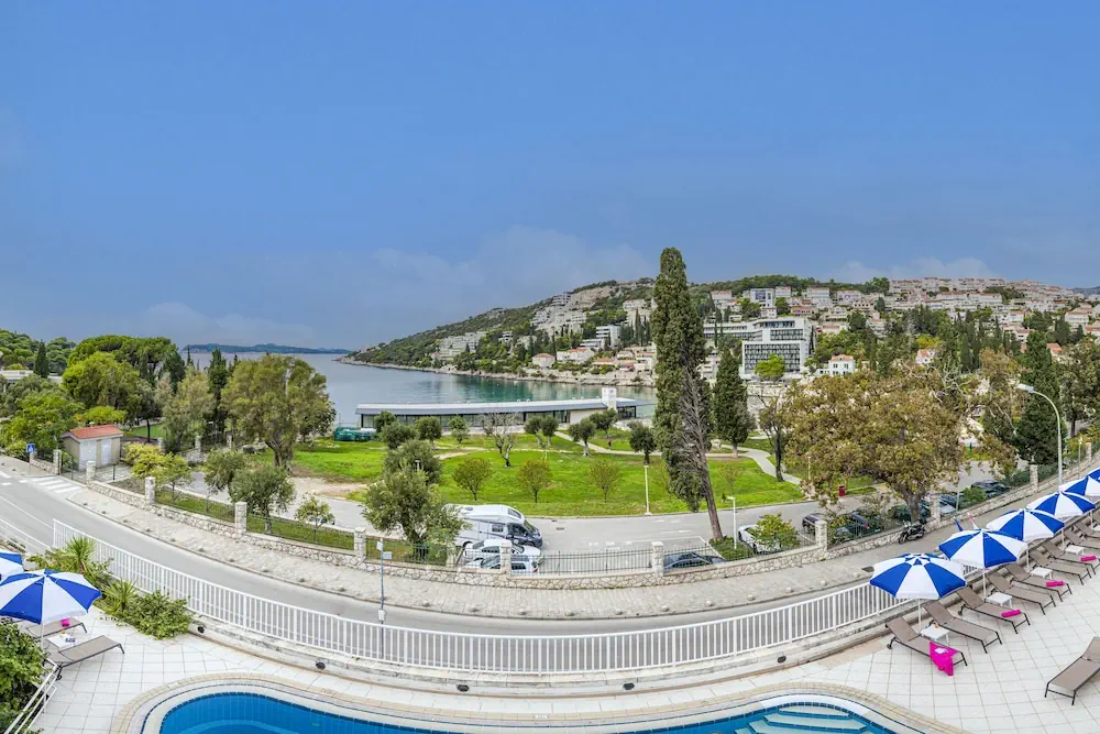 HOTEL: Hotel Komodor